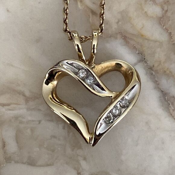 10K Yellow Gold & Diamonds Heart Pendant & 18” 10K Yellow Gold Fancy Cut Chain - Picture 4 of 11